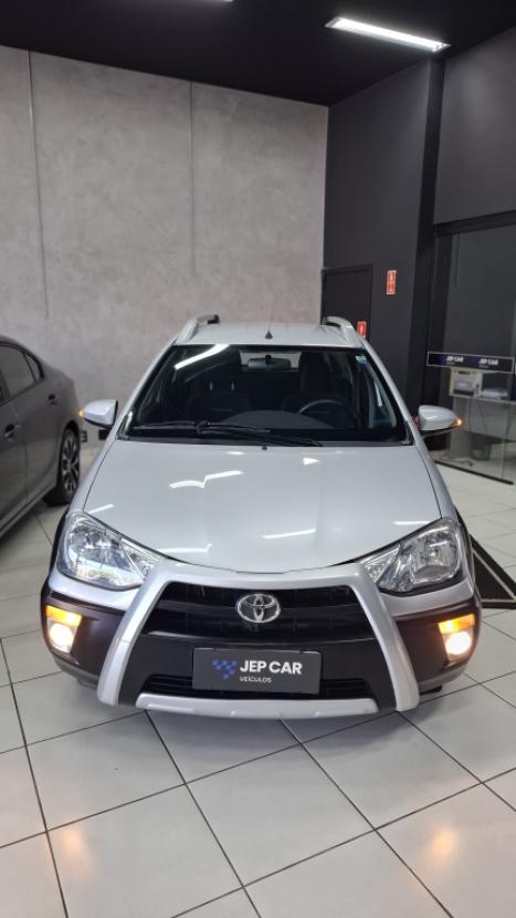 TOYOTA Etios Cross 1.5 16V 4P, Foto 2