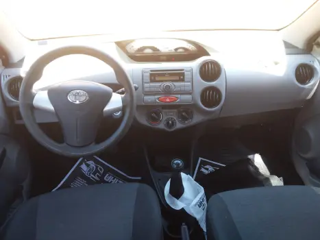 TOYOTA Etios Hatch 1.3 16V 4P FLEX XS, Foto 5 TOYOTA Etios Hatch 1.3 16V 4P FLEX XS, Foto 5