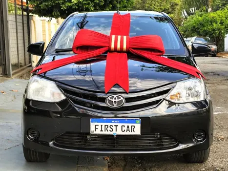 TOYOTA Etios Hatch 1.3 16V 4P FLEX X, Foto 2