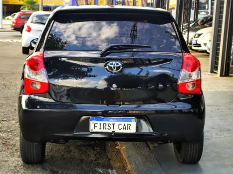 TOYOTA Etios Hatch 1.3 16V 4P FLEX X, Foto 6
