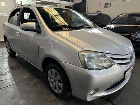 TOYOTA Etios Hatch 1.3 16V 4P FLEX X, Foto 3
