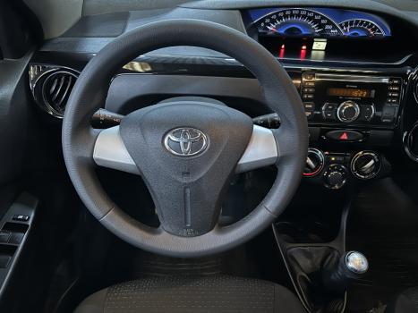 TOYOTA Etios Hatch 1.3 16V 4P FLEX X, Foto 8
