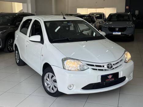 TOYOTA Etios Hatch 1.3 16V 4P FLEX X, Foto 2