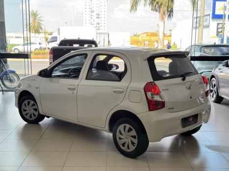 TOYOTA Etios Hatch 1.3 16V 4P FLEX X, Foto 3