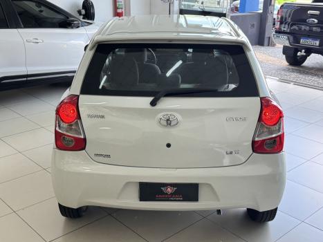 TOYOTA Etios Hatch 1.3 16V 4P FLEX X, Foto 6