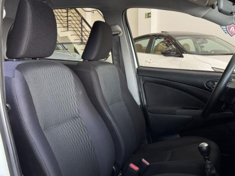 TOYOTA Etios Hatch 1.3 16V 4P FLEX X, Foto 8