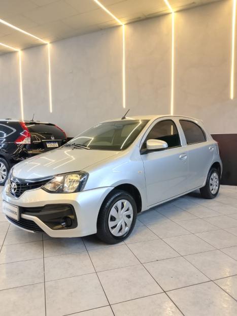 TOYOTA Etios Hatch 1.3 16V 4P FLEX X, Foto 2