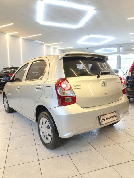 TOYOTA Etios Hatch 1.3 16V 4P FLEX X, Foto 4