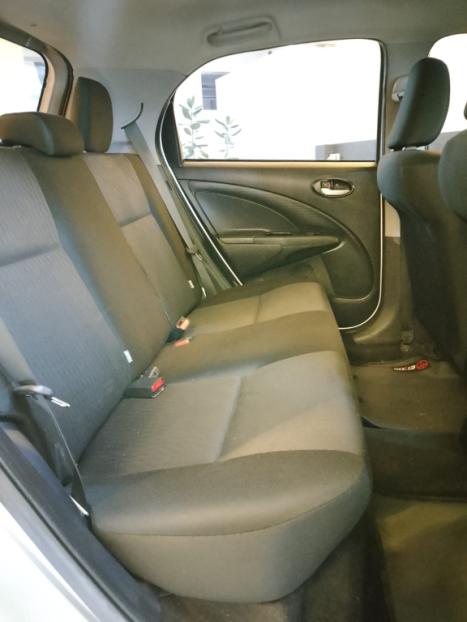 TOYOTA Etios Hatch 1.3 16V 4P FLEX X, Foto 11
