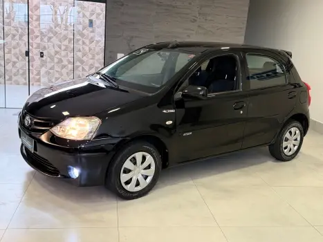 TOYOTA Etios Hatch 1.3 16V 4P FLEX XS, Foto 2