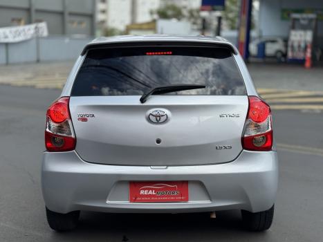 TOYOTA Etios Hatch 1.5 16V 4P FLEX XS AUTOMÁTICO, Foto 6 TOYOTA Etios Hatch 1.5 16V 4P FLEX XS AUTOMÁTICO, Foto 6