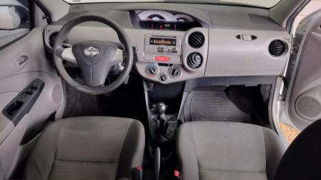 TOYOTA Etios Hatch 1.3 16V 4P FLEX XS, Foto 9