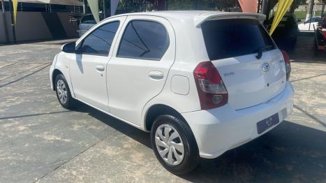 TOYOTA Etios Hatch 1.3 16V 4P FLEX X, Foto 5