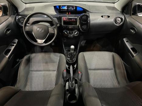 TOYOTA Etios Hatch 1.3 16V 4P FLEX X, Foto 8