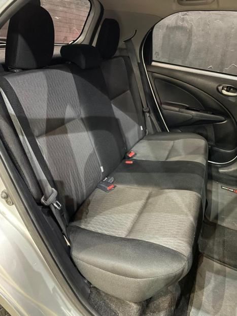 TOYOTA Etios Hatch 1.3 16V 4P FLEX X, Foto 11