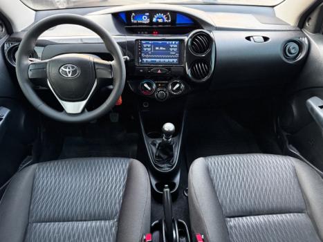 TOYOTA Etios Hatch 1.3 16V 4P FLEX X, Foto 5