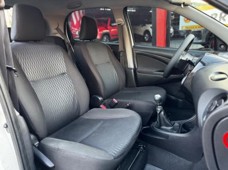 TOYOTA Etios Hatch 1.3 16V 4P FLEX X, Foto 6