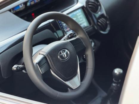 TOYOTA Etios Hatch 1.3 16V 4P FLEX X, Foto 8