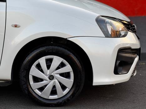 TOYOTA Etios Hatch 1.3 16V 4P FLEX X, Foto 9