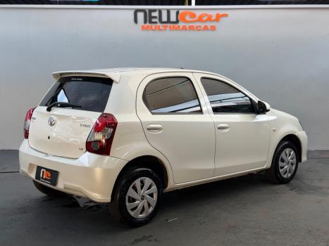 TOYOTA Etios Hatch 1.3 16V 4P FLEX X, Foto 2