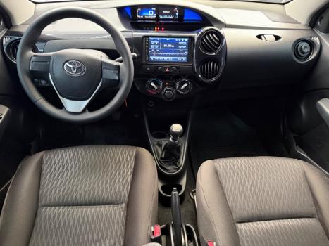 TOYOTA Etios Hatch 1.3 16V 4P FLEX X, Foto 3