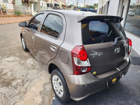 TOYOTA Etios Hatch 1.3 16V 4P FLEX X, Foto 4