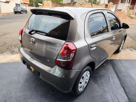 TOYOTA Etios Hatch 1.3 16V 4P FLEX X, Foto 6