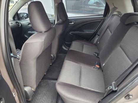 TOYOTA Etios Hatch 1.3 16V 4P FLEX X, Foto 11