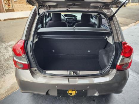 TOYOTA Etios Hatch 1.3 16V 4P FLEX X, Foto 13