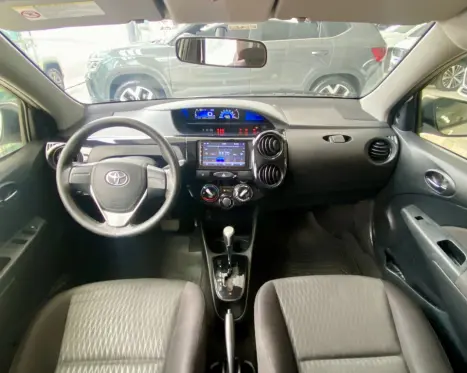 TOYOTA Etios Hatch 1.3 16V 4P FLEX X AUTOMTICO, Foto 7