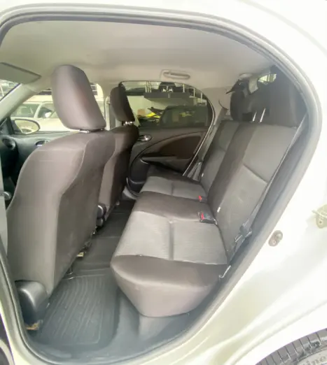 TOYOTA Etios Hatch 1.3 16V 4P FLEX X AUTOMTICO, Foto 10