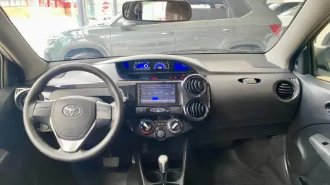 TOYOTA Etios Hatch 1.3 16V 4P FLEX X AUTOMTICO, Foto 11