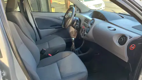 TOYOTA Etios Hatch 1.5 16V 4P FLEX XLS, Foto 15
