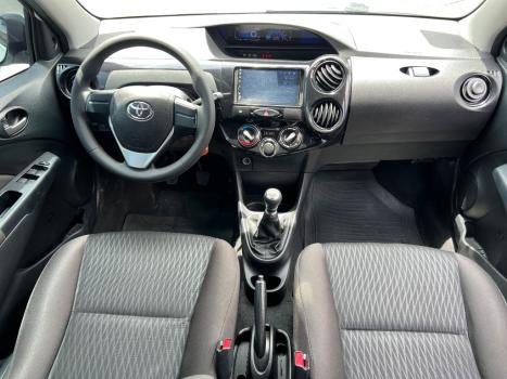 TOYOTA Etios Hatch 1.3 16V 4P FLEX X, Foto 6