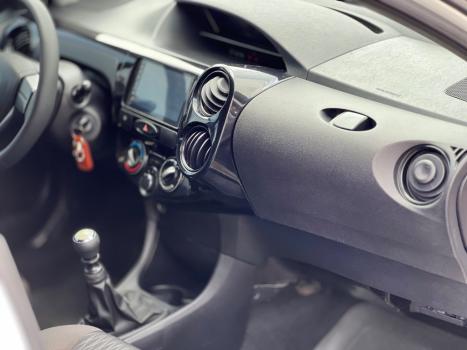 TOYOTA Etios Hatch 1.3 16V 4P FLEX X, Foto 8