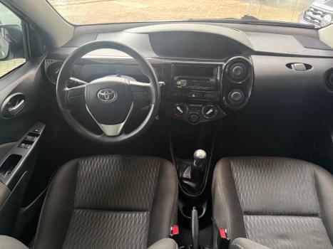 TOYOTA Etios Hatch 1.3 16V 4P FLEX X, Foto 6