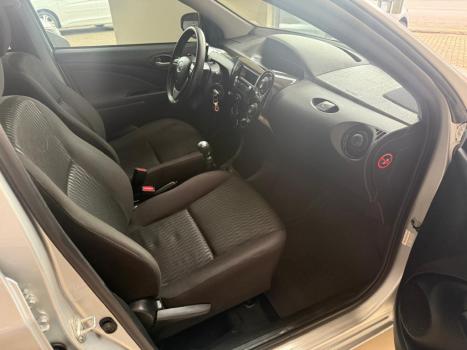 TOYOTA Etios Hatch 1.3 16V 4P FLEX X, Foto 8