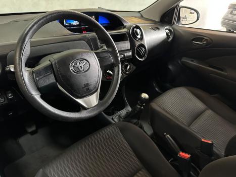 TOYOTA Etios Hatch 1.3 16V 4P FLEX, Foto 7