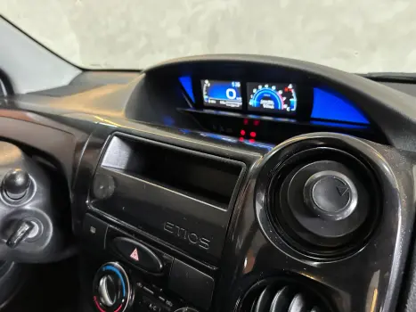 TOYOTA Etios Hatch 1.3 16V 4P FLEX, Foto 14