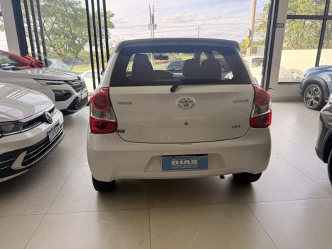 TOYOTA Etios Hatch 1.3 16V 4P FLEX X, Foto 4