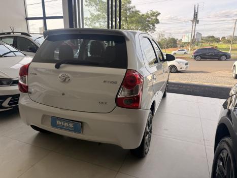 TOYOTA Etios Hatch 1.3 16V 4P FLEX X, Foto 5