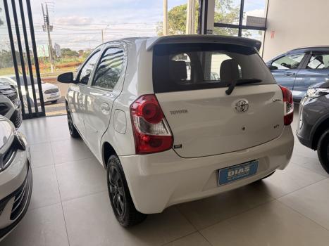 TOYOTA Etios Hatch 1.3 16V 4P FLEX X, Foto 6