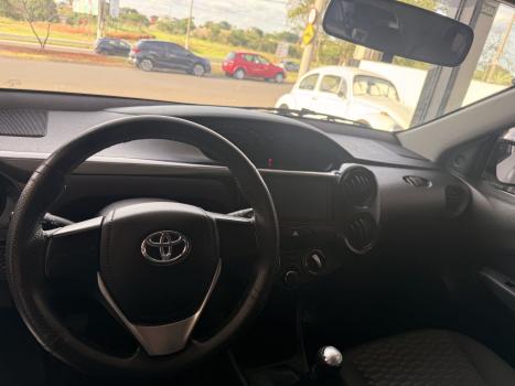 TOYOTA Etios Hatch 1.3 16V 4P FLEX X, Foto 8