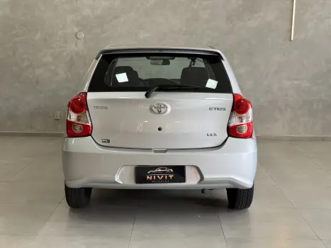 TOYOTA Etios Hatch 1.3 16V 4P FLEX X, Foto 9