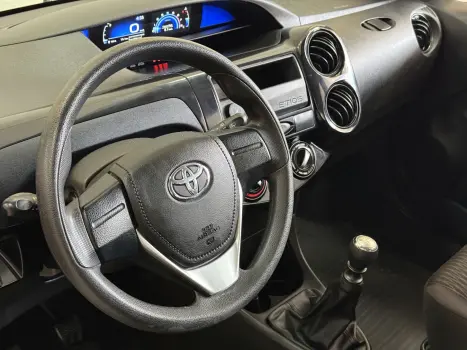 TOYOTA Etios Hatch 1.3 16V 4P FLEX X, Foto 14