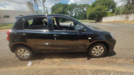 TOYOTA Etios Hatch 1.5 16V 4P FLEX XS AUTOM�TICO, Foto 2