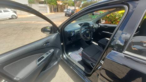 TOYOTA Etios Hatch 1.5 16V 4P FLEX XS AUTOM�TICO, Foto 9