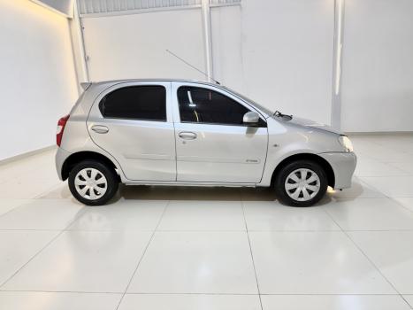 TOYOTA Etios Hatch 1.3 16V 4P FLEX X, Foto 4