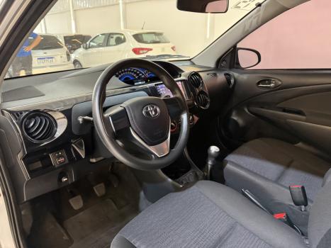 TOYOTA Etios Hatch 1.3 16V 4P FLEX X, Foto 14