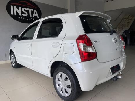 TOYOTA Etios Hatch 1.3 16V 4P FLEX X, Foto 3